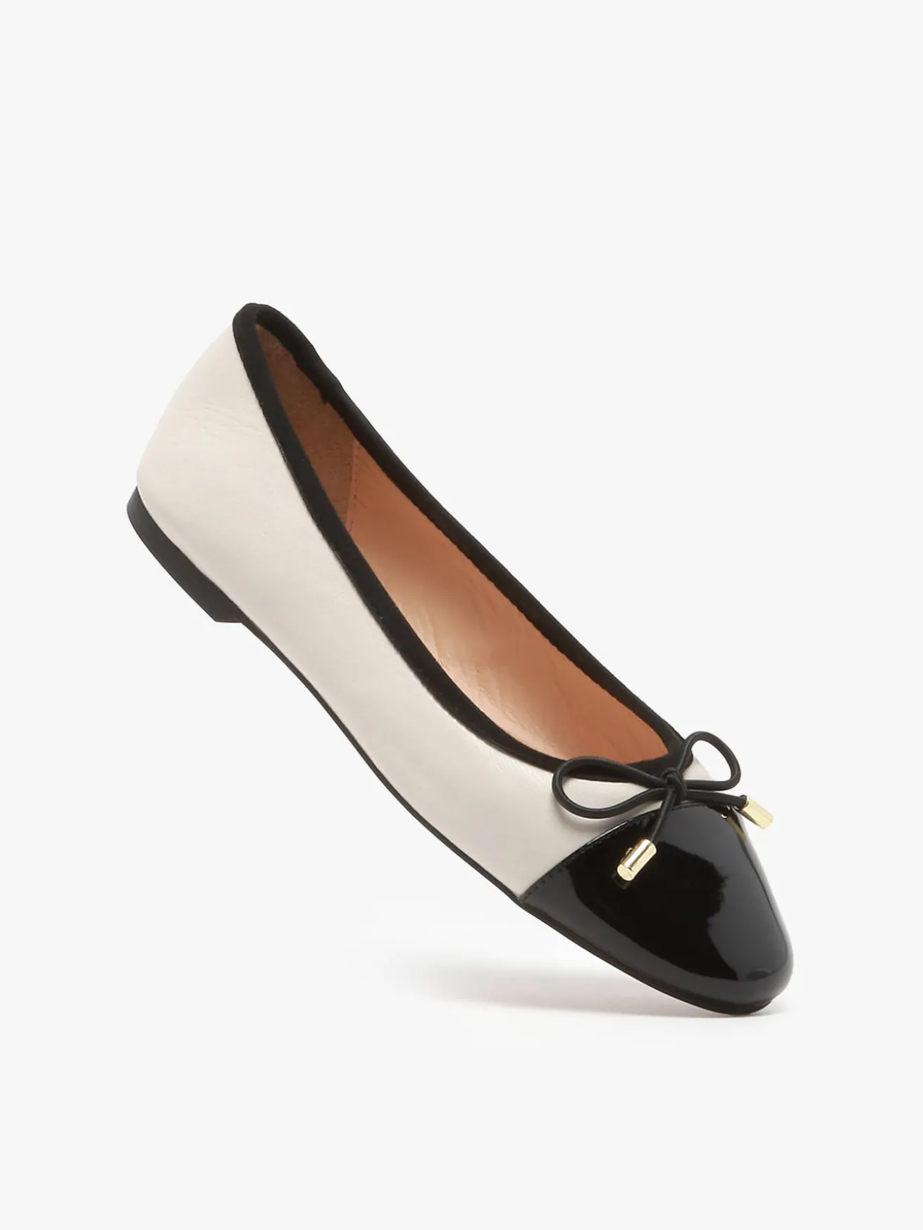 Ballerines en cuir INUOVO