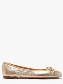 Ballerines en cuir INUOVO