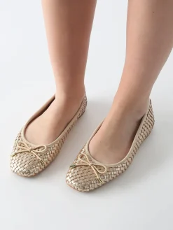 Ballerines en cuir INUOVO