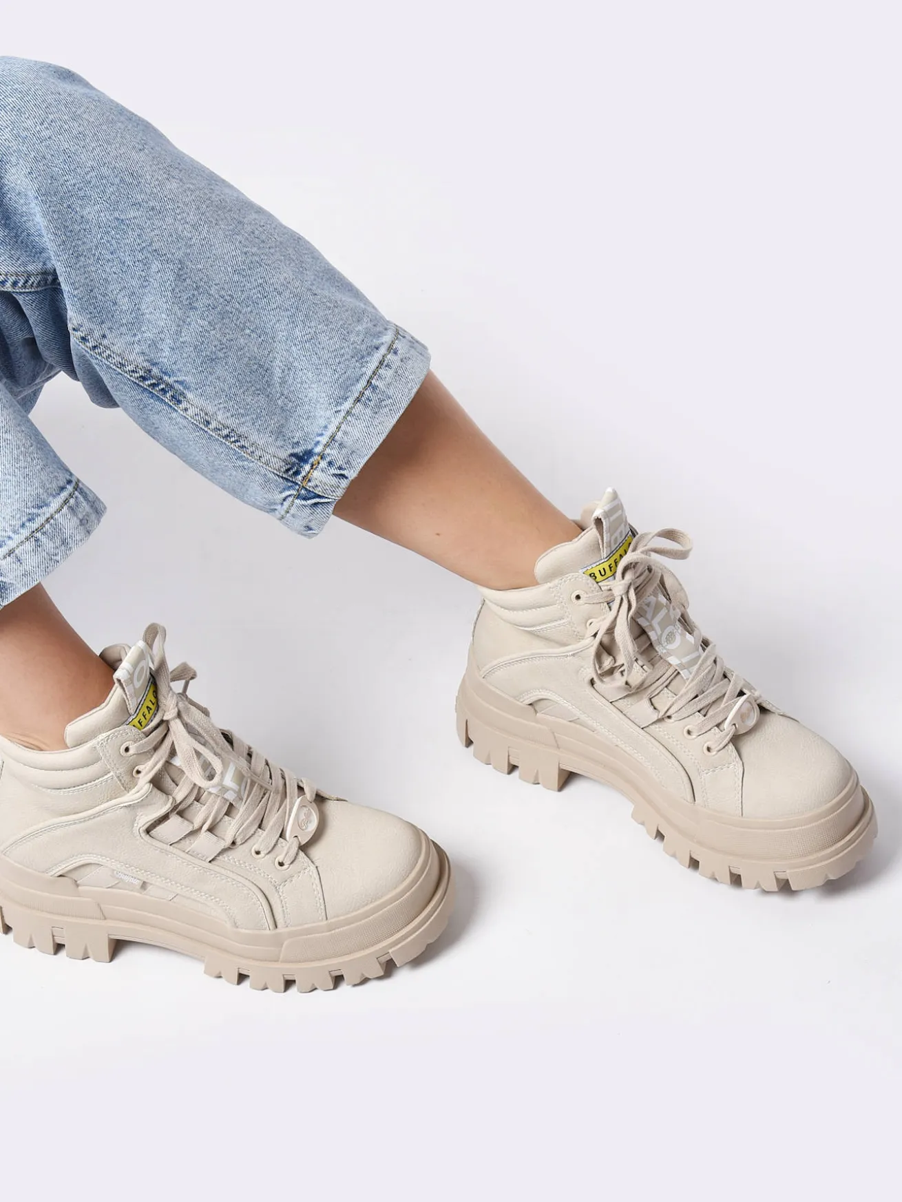 Boots Aspha Nc Mid BUFFALO