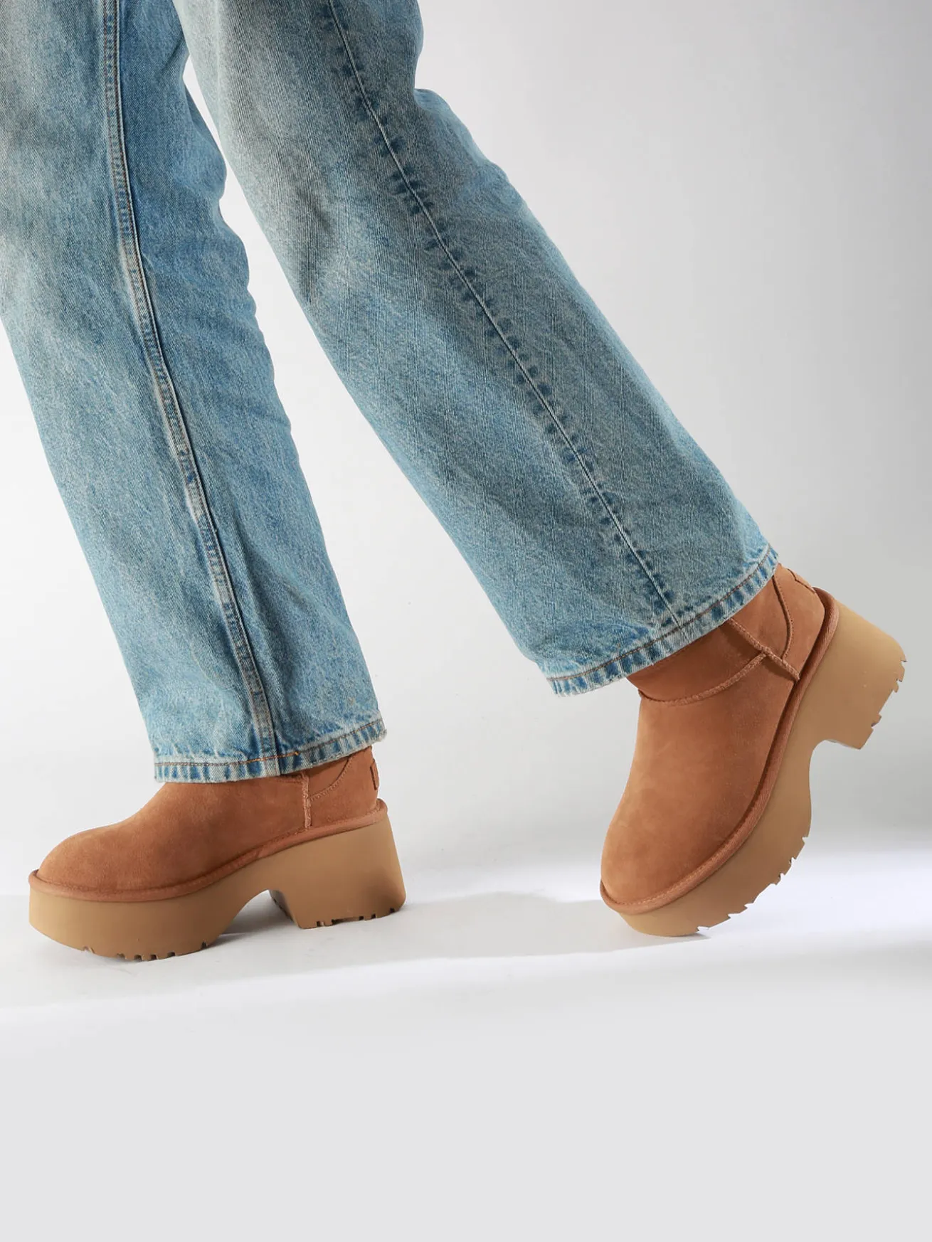 Boots Classic Ultra Mini semelle compensée en cuir UGG
