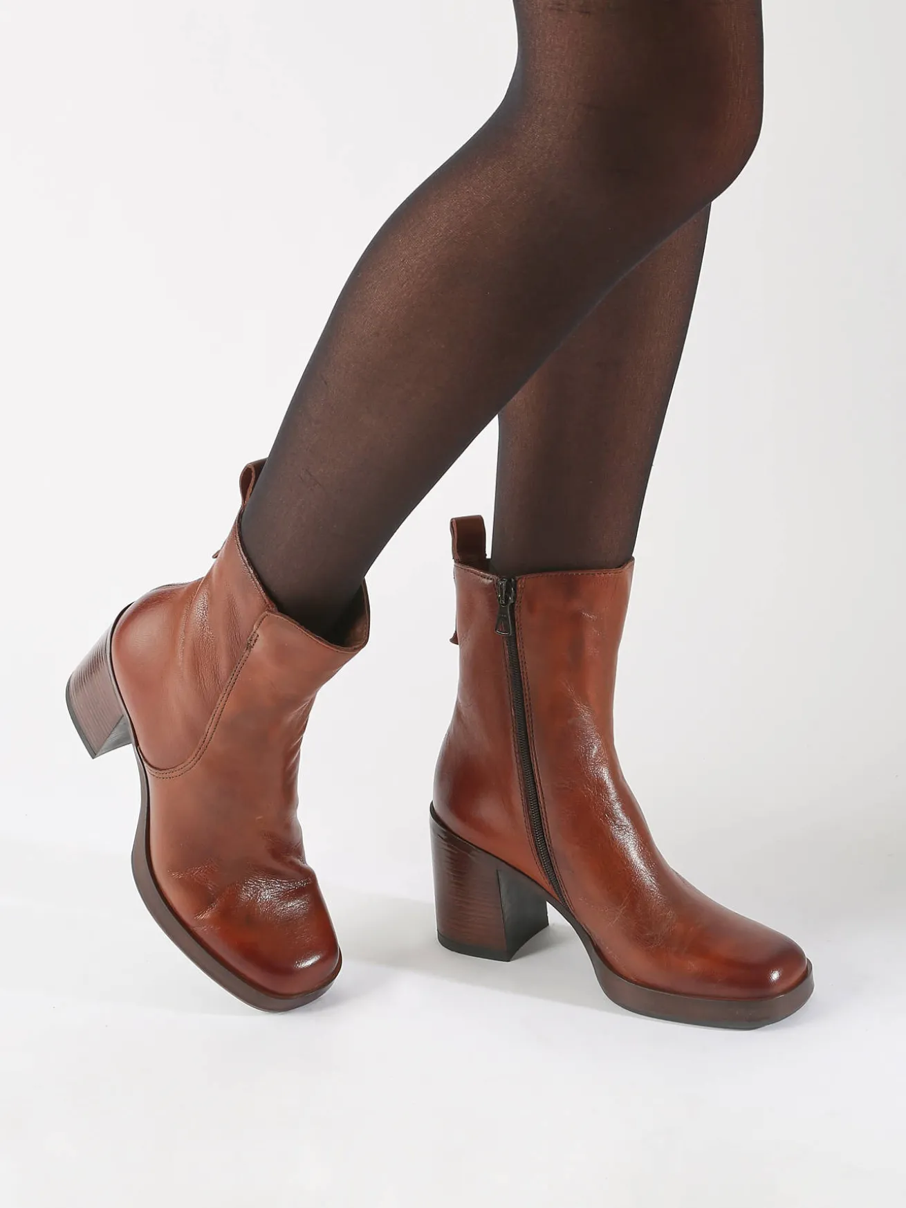 Bottines à talon en cuir MJUS
