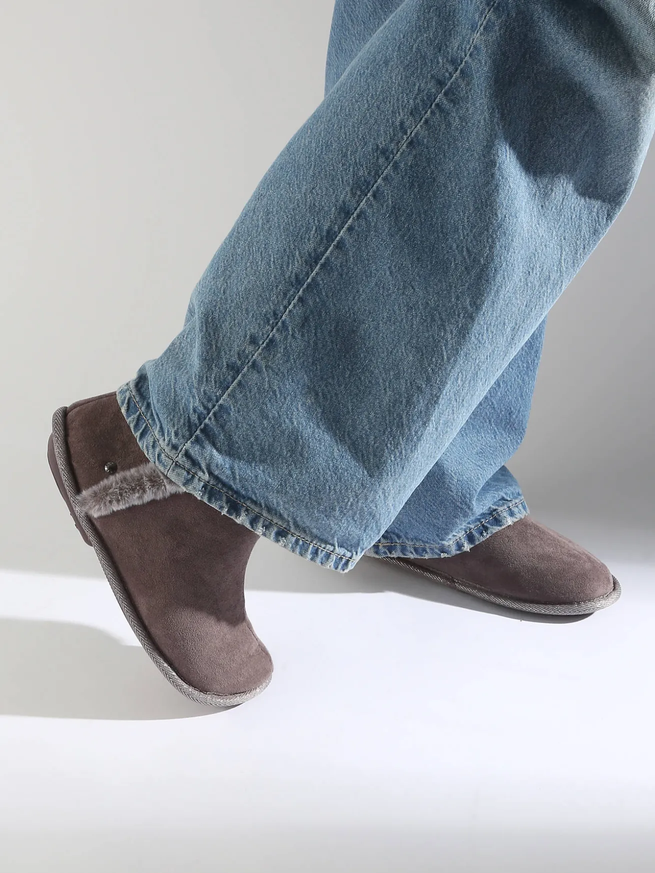 Chaussons en cuir ISOTONER