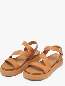 Sandales en cuir INUOVO
